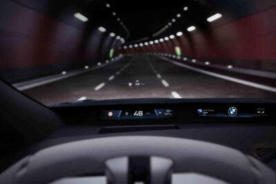 BMW-iX3-Cockpit-Display-Fahrerassistent